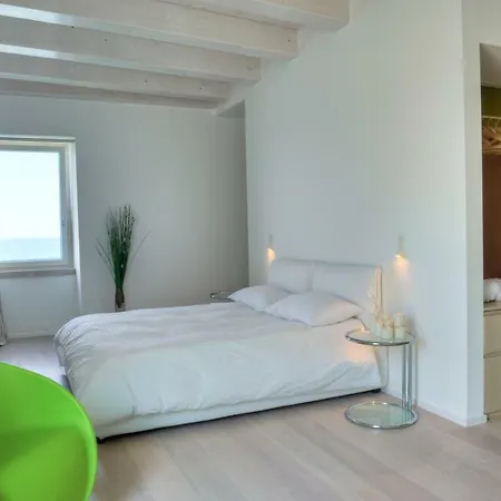Moma Private Bed & Breakfast 2*