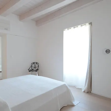 Bed & Breakfast Moma Suites Private Beach 2*